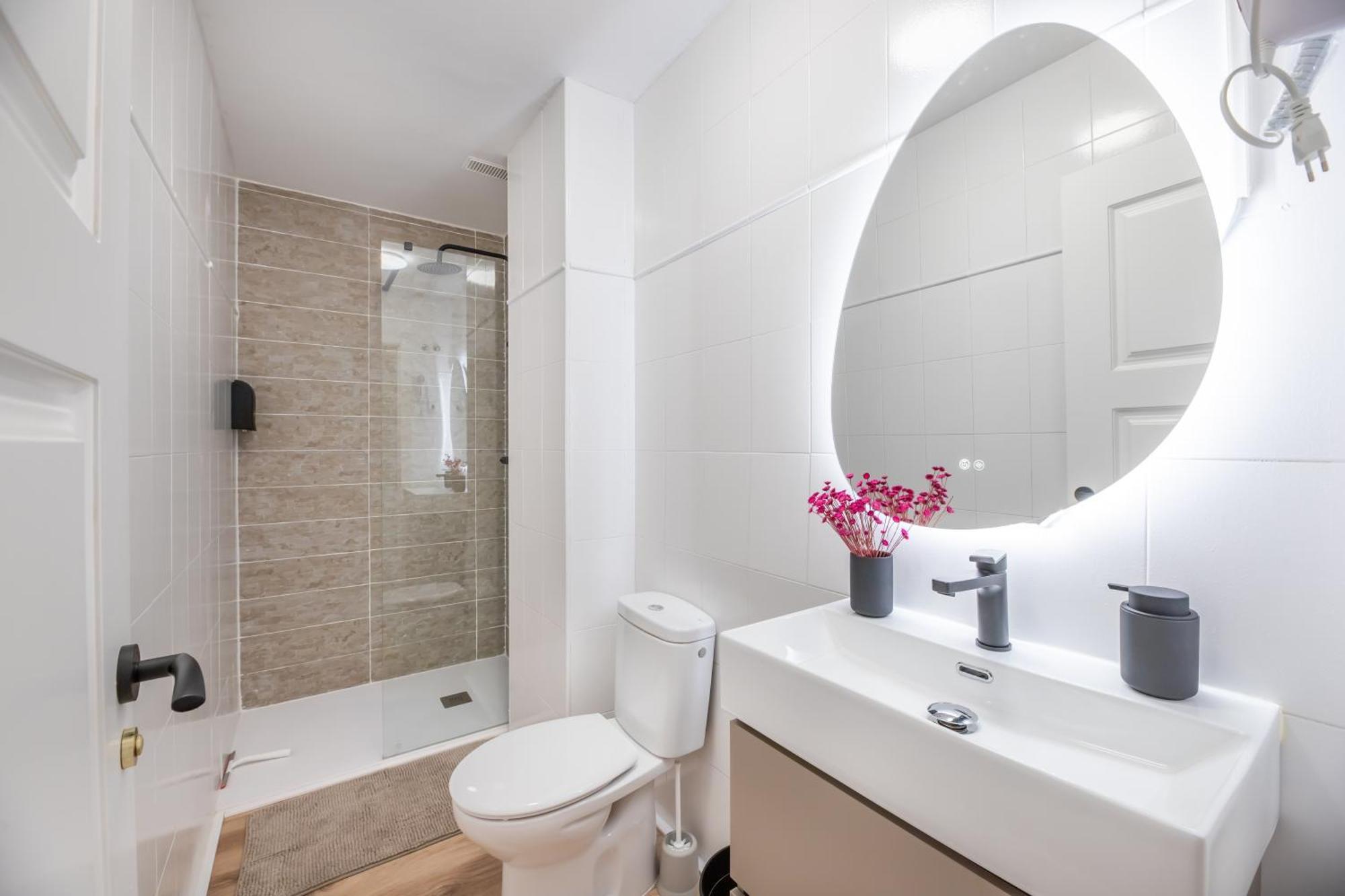 Charming 4-bedroom In Malaga's Historic Center Apartamento Málaga