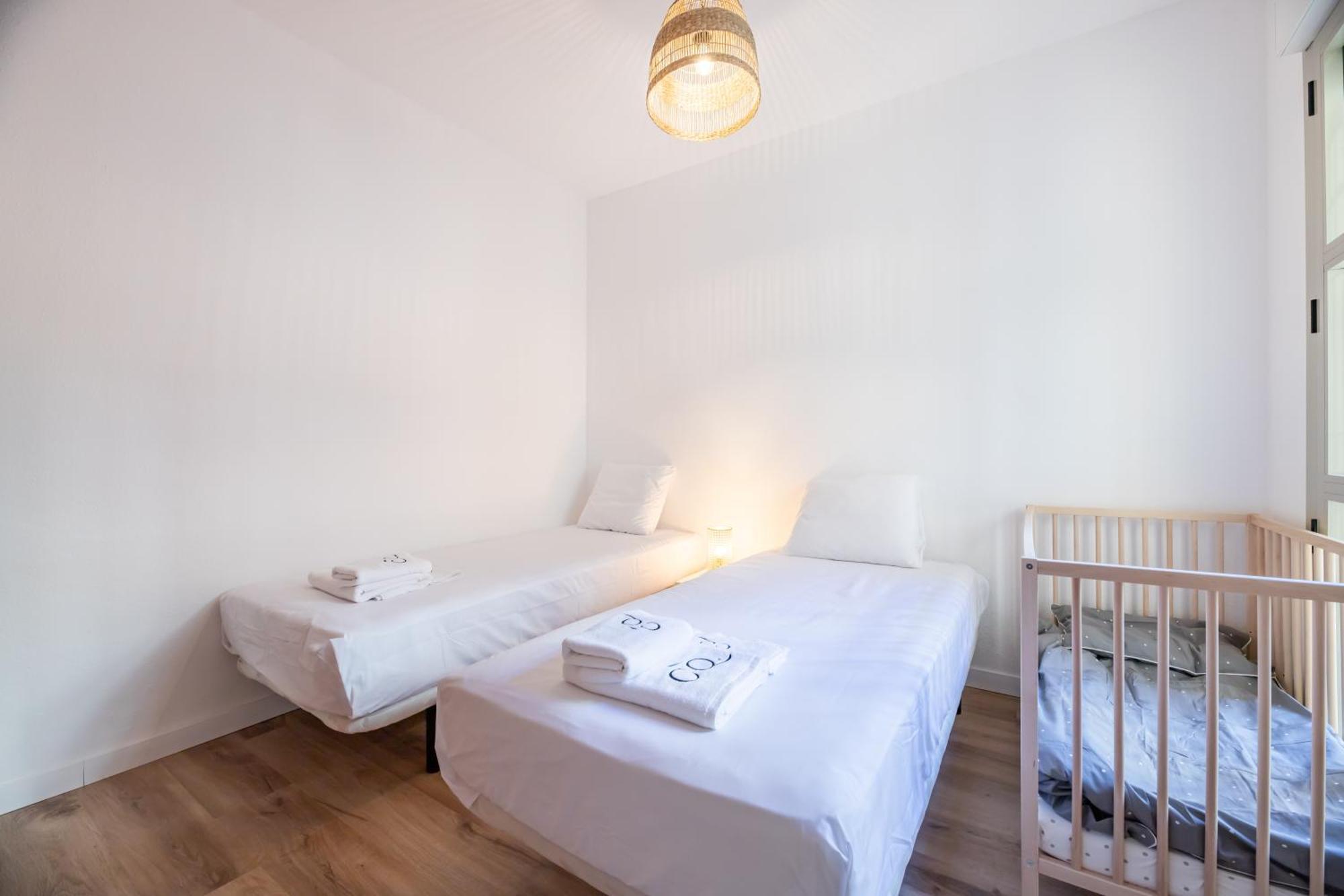Apartamento Charming 4-bedroom In Malaga's Historic Center