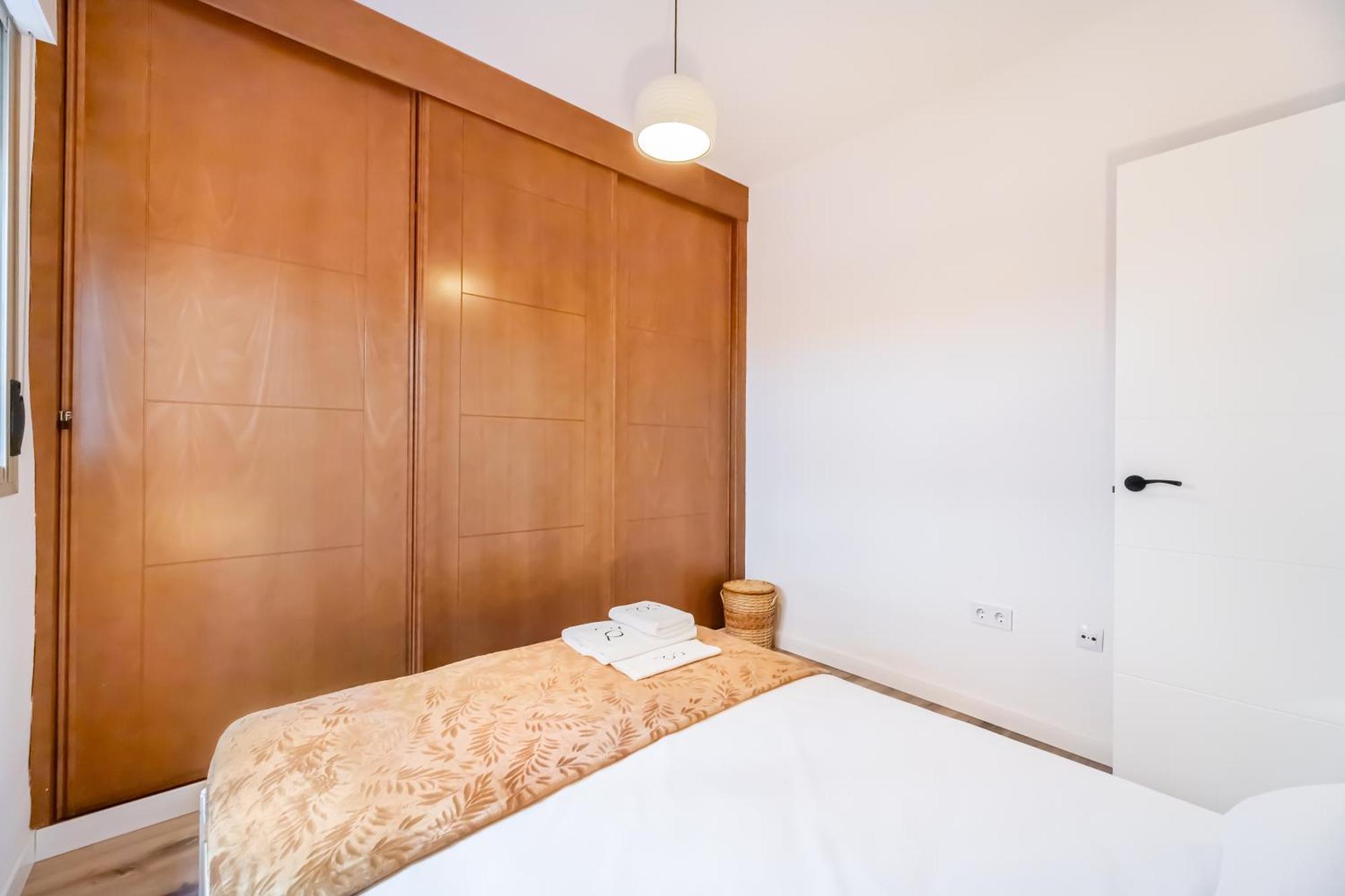 Charming 4-bedroom In Malaga's Historic Center Apartamento
