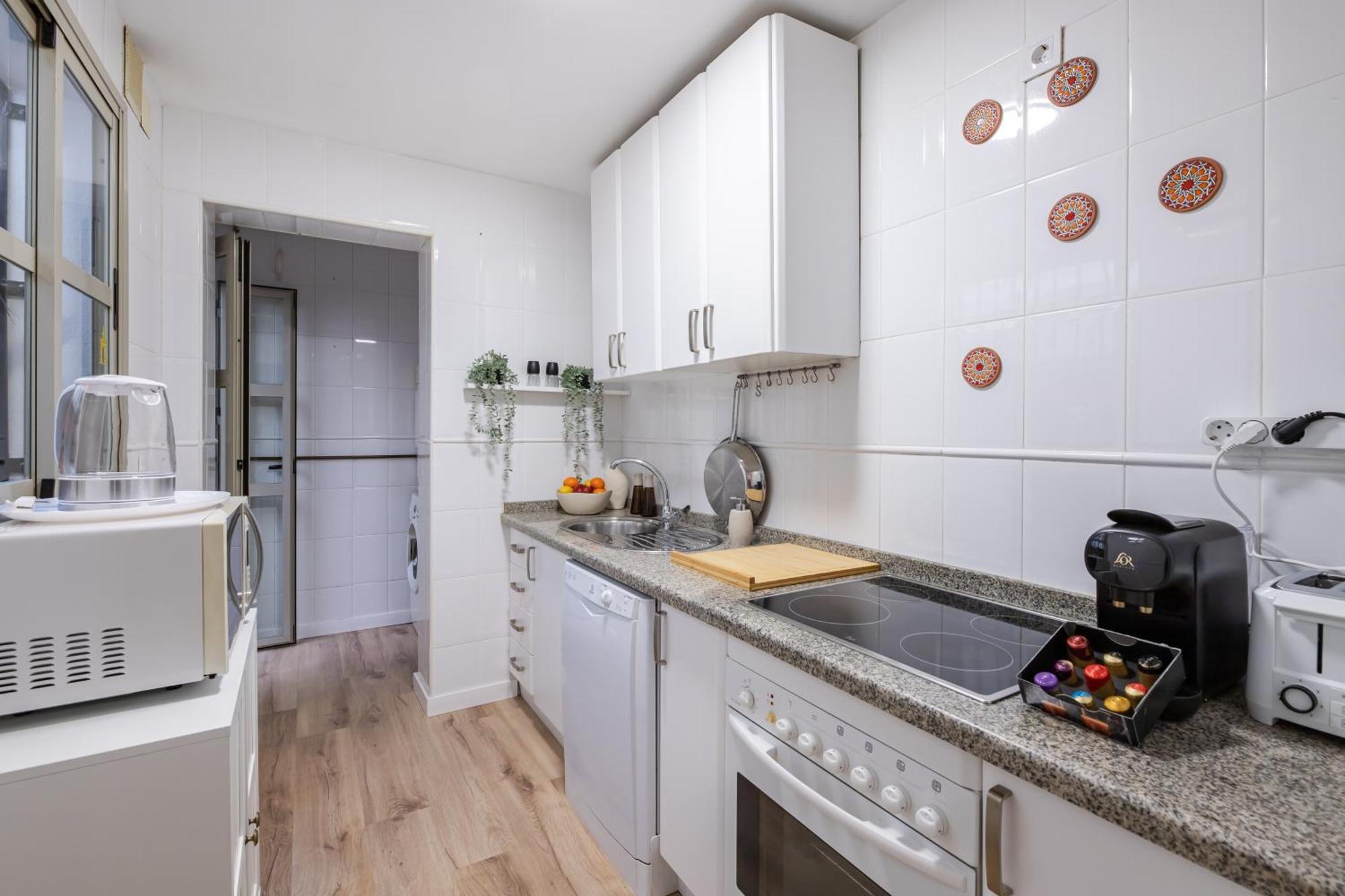 Apartamento Charming 4-bedroom In Malaga's Historic Center Málaga