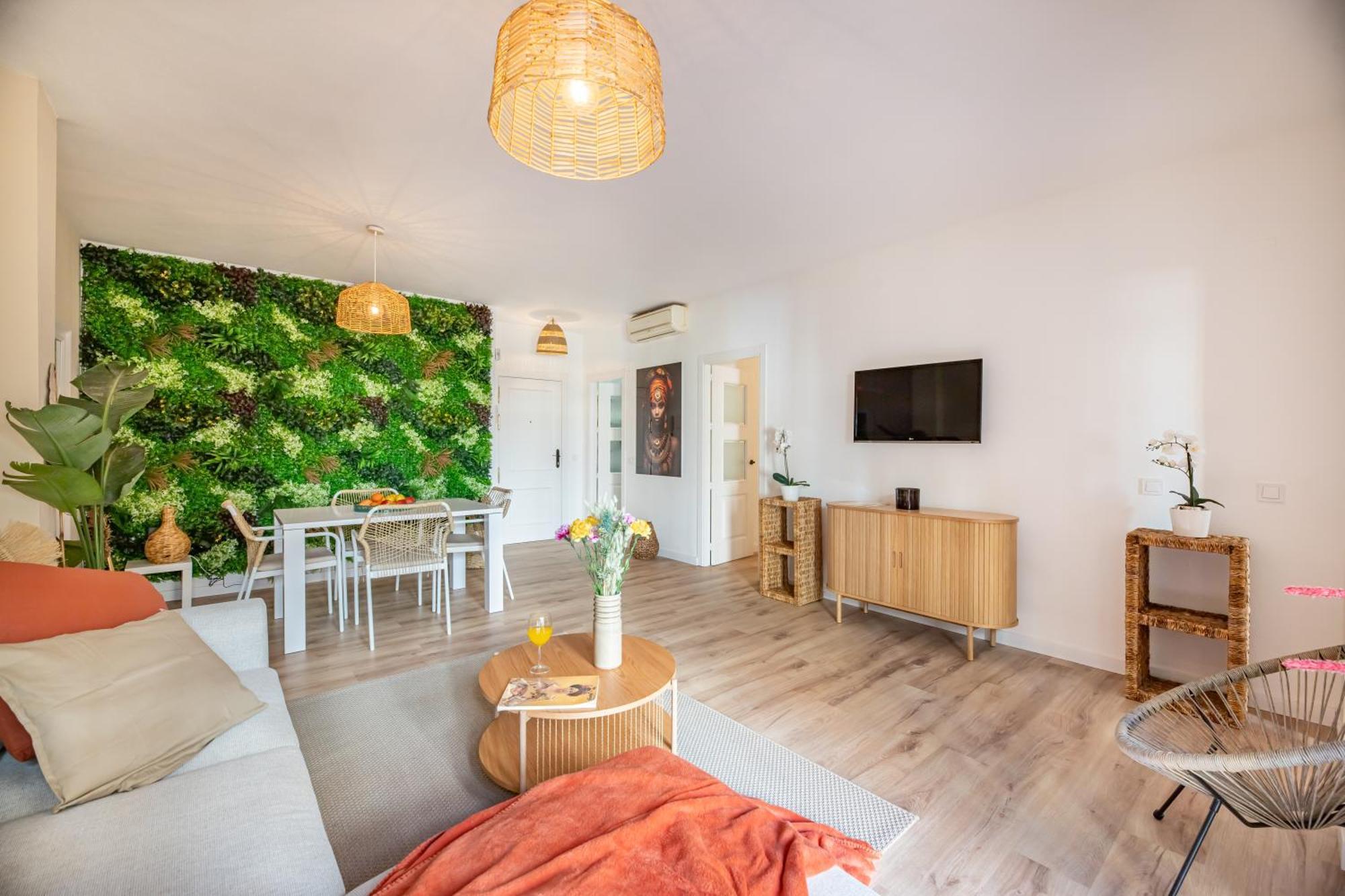 Apartamento Charming 4-bedroom In Malaga's Historic Center