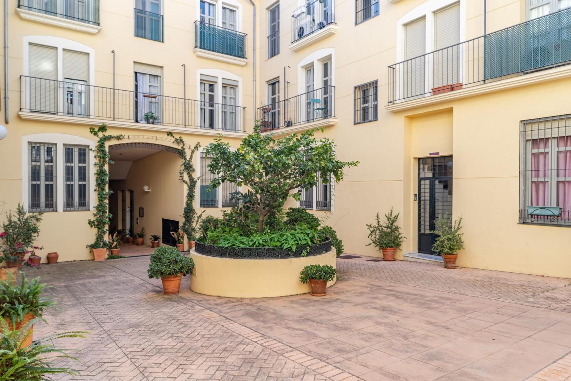 Charming 4-bedroom In Malaga's Historic Center Apartamento *